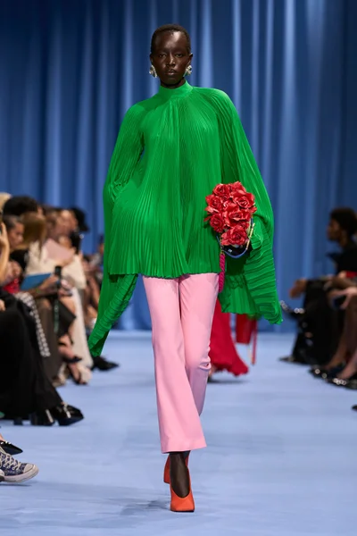 Look 15